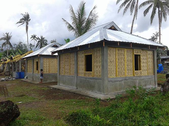 Nach dem verheerenden Taifun 2013: Der Bau sturmfester Häuser ist angelaufen (Foto: CDRC)