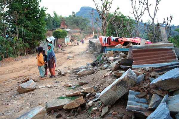 Erneut schweres Erdbeben in Nepal › evang.at