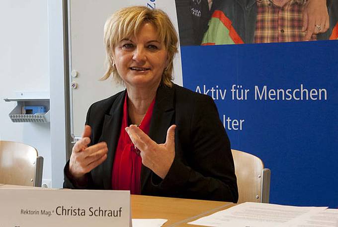 Für eine neue Sicht auf das Alter warb Christa Schrauf, Rektorin des Diakoniewerks Gallneukirchen.