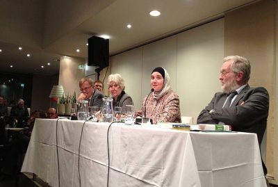 Rüdiger Lohlker, Susanne Heine, Amena Shakir und Richard Potz (v.l.) bei der Präsentation des Buches "Muslime in Österreich" im Wiener Albert Schweitzer Haus (Foto: epd/Janits)