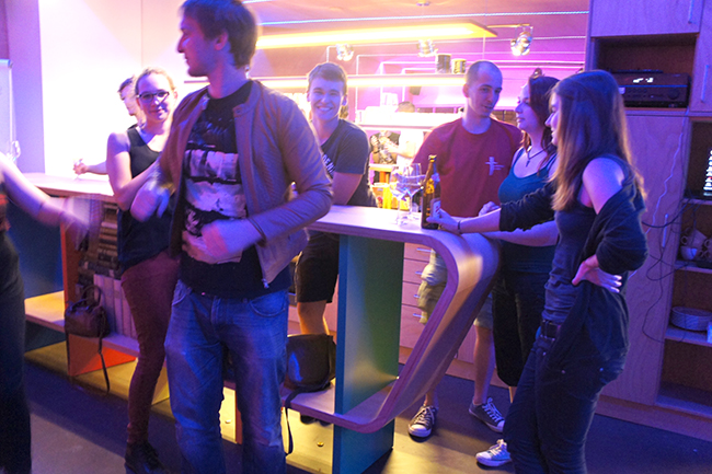 Das neue Café der Evangelischen Jugend Wien will Jugendlichen einen besonderen Raum bieten. Foto: EJ Wien