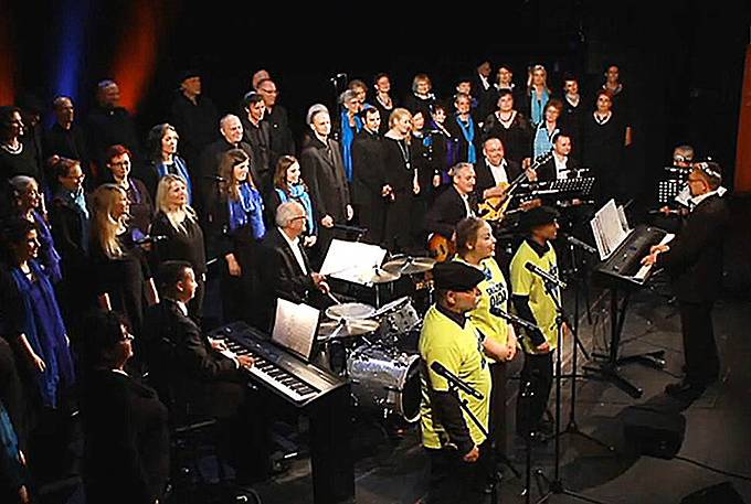 "Shalom! Music Between Friends": Zuletzt konnte man die Band im Volkstheater (Bild) hören. (Foto: Screenshot ORF)
