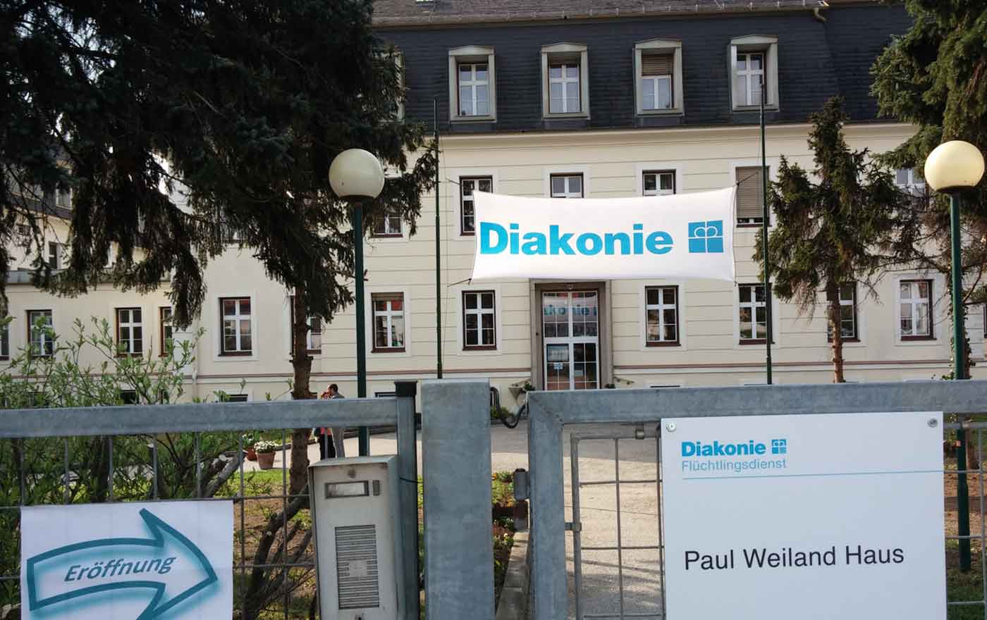 200 Menschen auf der Flucht, darunter viele unbegleitete minderjährige Flüchtlinge, haben im neuen Paul-Weiland-Haus des Diakonie-Flüchtlingsdienstes in Baden ein sicheres Zuhause gefunden. Foto: epd/Dasek