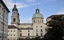 Den Abschluss bildet ein Ökumenischer Gottesdienst in der Innsbrucker Jesuitenkirche mit der früheren Superintendentin Luise Müller. (Foto: Wikipedia/ Haneburger)
