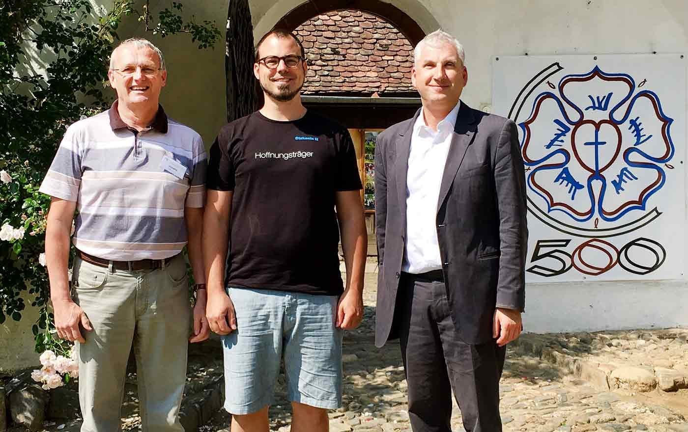 Pfarrer Hans Hubmer, Pastor Martin Siegrist und Landessuperintendent Thomas Hennefeld (v.l.) auf Besuch in Rumänien. (Foto: emk.at/blog)