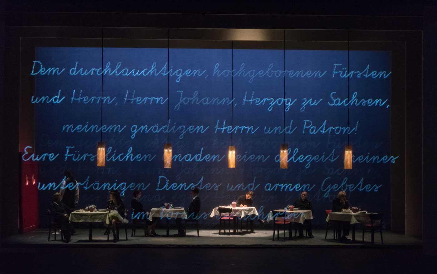 Zwölf szenische Fragmente thematisieren die Folgen der Reformation für Denken, Glauben und Leben in Europa. Foto: Stadttheater Klagenfurt/Arnold Pöschl