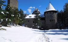 Die Burg Finstergrün im Winterschlaf: Über shop2help.net kann die Erlebnisburg zu Weihnachten unterstützt werden. Foto: M. Dufek