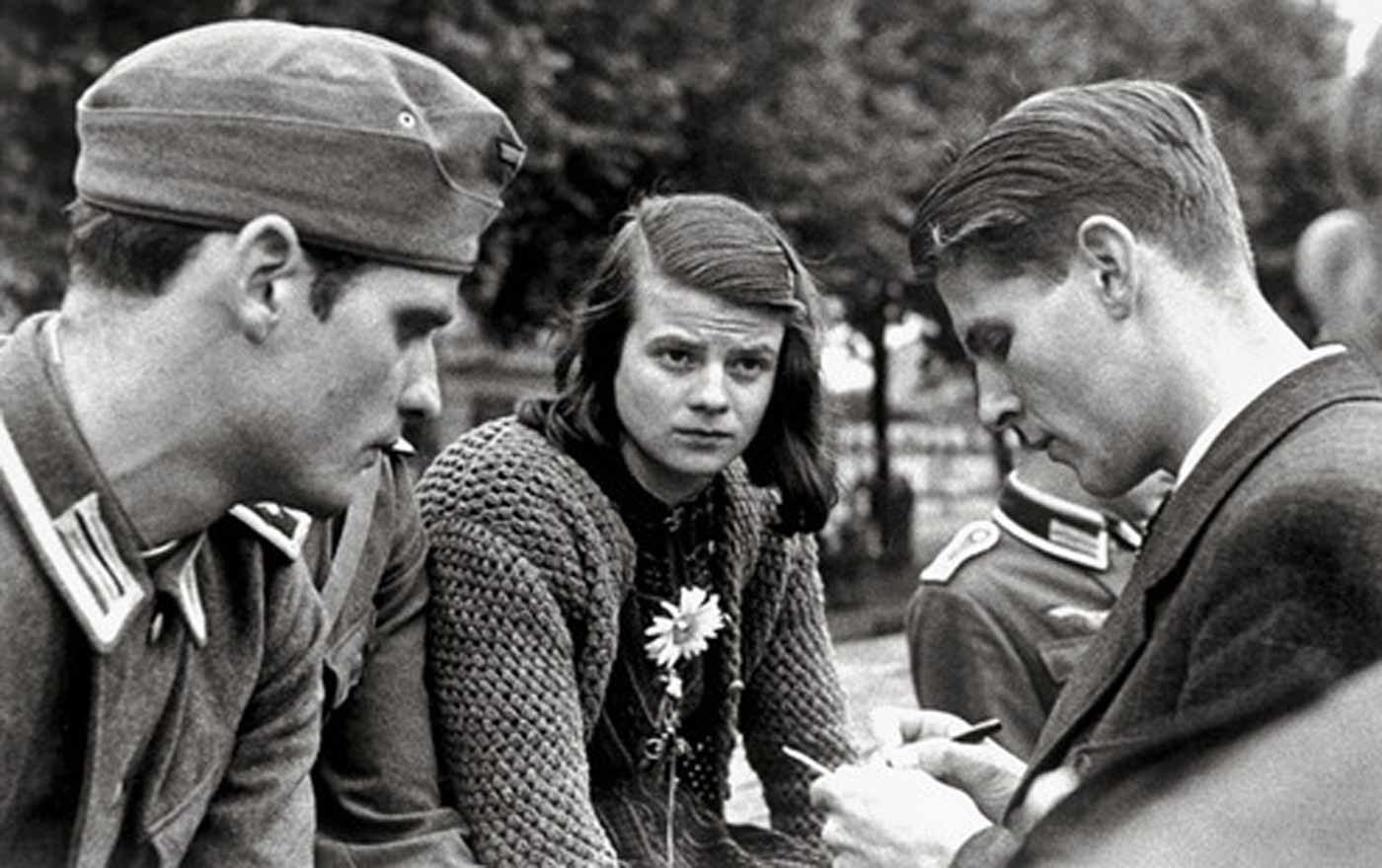 Als Mitglieder der "Weißen Rose" inhaftiert und hingerichtet: Hans und Sophie Scholl sowie Christoph Probst (v.l.). Foto: flickr/Jim Forest