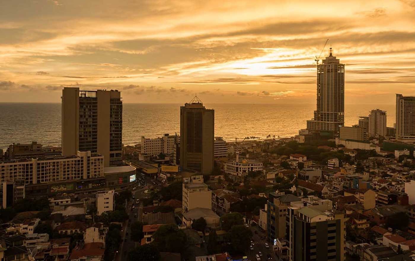 Die Hauptstadt Sri Lankas, Colombo. Auf der Insel detonierten am Ostersonntag zahlreiche Bomben und forderten hunderte Todesopfer und Verletzte. Foto: Wikimedia/dronepicr