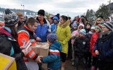 Die Johanniter bringen Spendenpakete in die ärmsten Regionen Südosteuropas. Foto: Johanniter