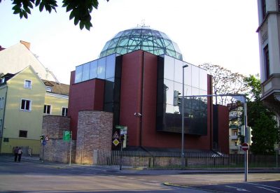 In den vergangenen Tagen bereits mehrfach angegriffen: die Synagoge der jüdischen Gemeinde in Graz. Foto: wikimedia/cc by sa 3.0/Jacktd