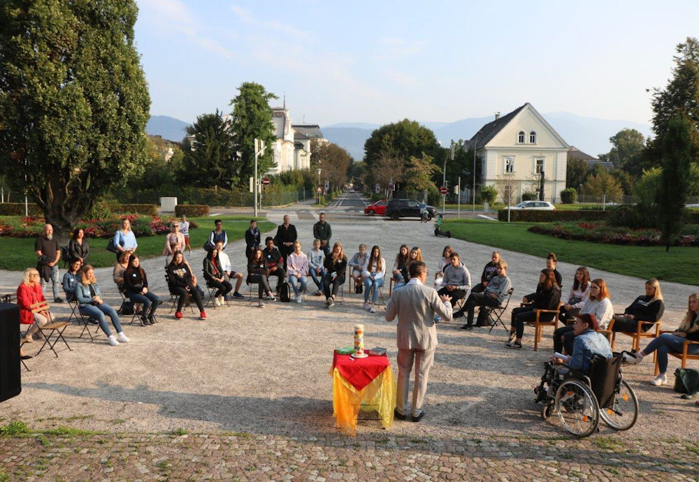 Im September ist die Höhere Lehranstalt für Sozialbetreuung und Pflege (HLSP) in Villach gestartet. Im Bild der Gottesdienst zum Semesteranfang. Foto: Diakonie de La Tour.