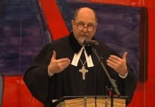 „Kirche-Sein ist ein Prozess des Heil-Werdens von Gott her“, sagte Superintendent Gerold Lehner. Foto: Screenshot/KatholischeKircheOOE