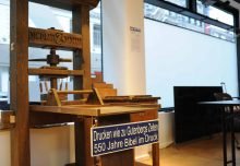 Die Gutenberg-Druckerpresse ist eins der Highlights der neuen Ausstellung. Foto: epd/Uschmann