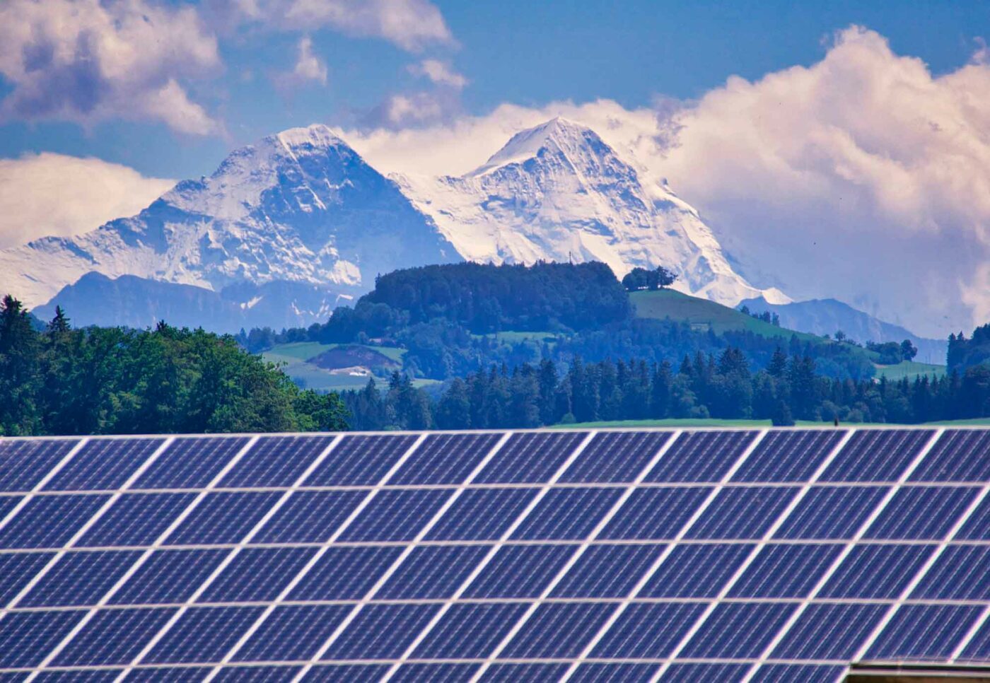 Für eine klimaneutrale Zukunft müssten in Österreich bis 2030 jede Minute drei Photovoltaikanlagen errichtet werden, sagte Barbara Alexander-Bittner von klimaaktiv. Foto: pixabay