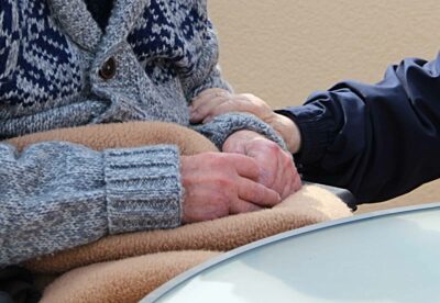 Welt-Alzheimertag: Diakonie fordert Ende der „Stoppuhr-Pflege“