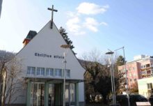 Am Sonntag, 26. Februar, feiern die Christuskirche in Graz und die „12 Apostel-Gemeinde“ im norddeutschen Delmenhorst gemeinsam einen Hybrid-Gottesdienst. Foto: epd/Uschmann.