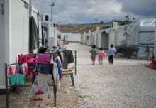 Beim EU-Asyl-Pakt konnten sich die EU-Institutionen “nicht einmal auf eine Ausnahme für Kinder und Familien einigen”, kritisiert Diakonie-Chefin Moser. (Foto: unsplash / Julie Ricard)