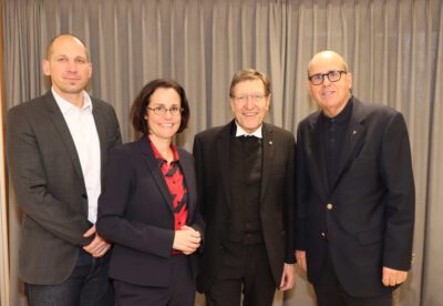 Thomas Fux (links) ist seit Jahresbeginn der neue Präsident der Diakonie Österreich. Neben ihm Diakonie-Direktorin Maria Katharina Moser, Hubert Stotter sowie dessen Vorgänger als Präsident Roland Siegrist. (Foto: Schusser)