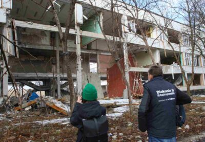 Eine zerstörte Schule im Osten der Ukraine. (Foto: Roman Malkon/Diakonie Katastrophenhilfe)