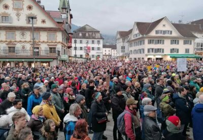 Dem Aufruf, in Dornbirn „für Demokratie und Menschenrechte“ zu demonstrieren, folgten auch die evangelischen Pfarrgemeinden in Vorarlberg. (Foto: Ralf Stoffers)