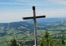 Eine Reduktion des Leitkultur-Begriffs auf christliche Feiertage, Sonntagsruhe und Gipfelkreuze entleert das Christentum, betont Ulrich Körtner. (Foto: epd / M. Uschmann)