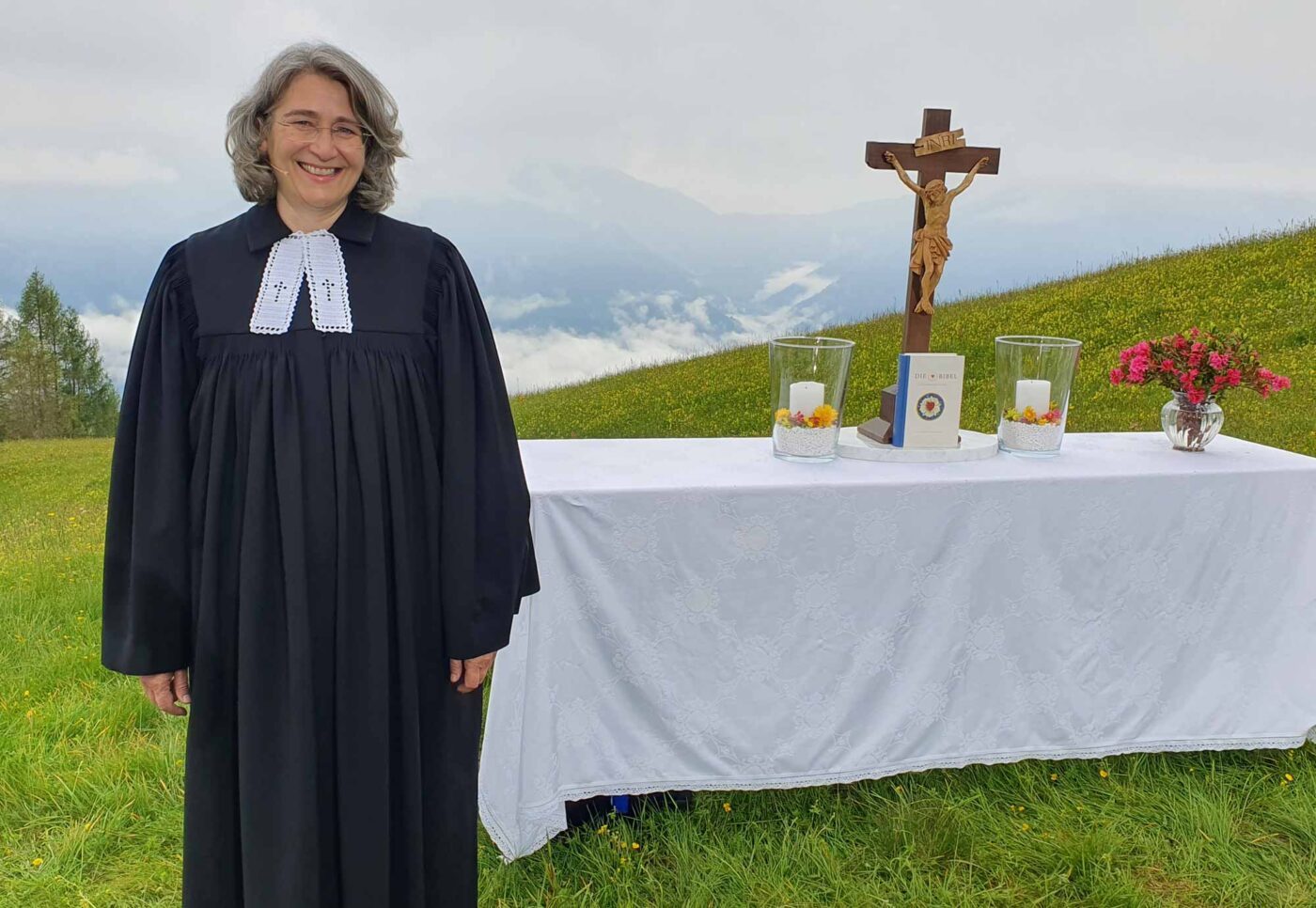 „Dem Himmel nah“ ist man am 16. Juni auf ORF2 und im ZDF. Der Open-Air-Gottesdienst mit Pfarrerin Margit Leuthold beginnt um 9.30 Uhr. (Foto: epd/Uschmann)